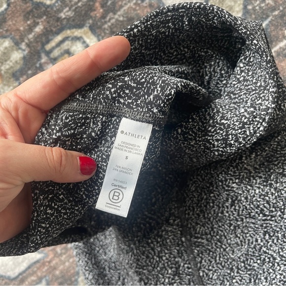 Athleta Ultimate Stash Textured Tight 7/8 Leggings Static Black White - Picture 3 of 5